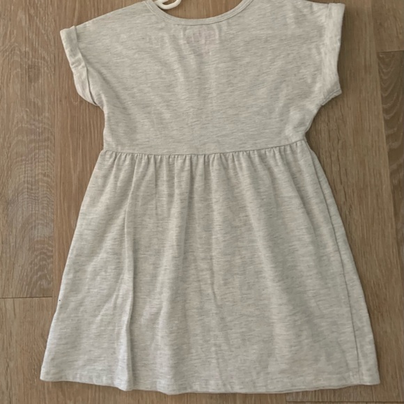 Disney Girl's XS (4-5) Light Gray Casual Short Sleeve Dress With Disney Princess - Picture 5 of 7